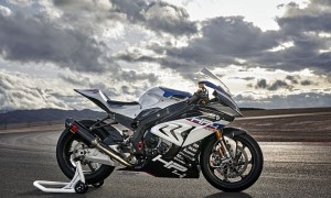 P90254419_lowRes_bmw-hp4-race-04-2017