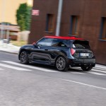 P90563856_lowRes_mini-cooper-3door-se