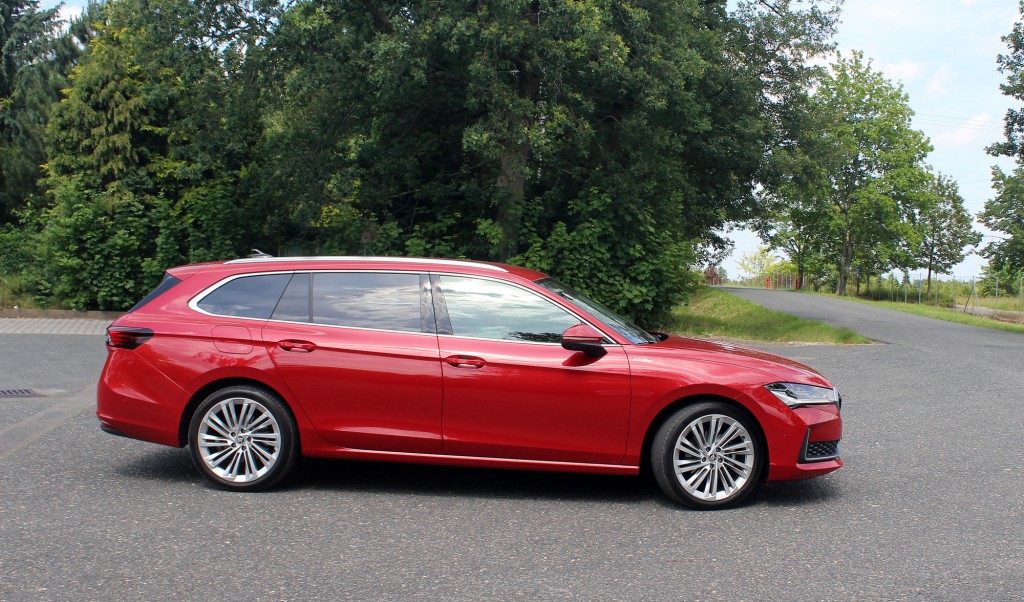 Škoda Superb benzín (1)